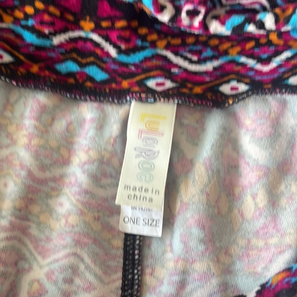 LuLaRoe soft one size leggings - Picture 4 of 4
